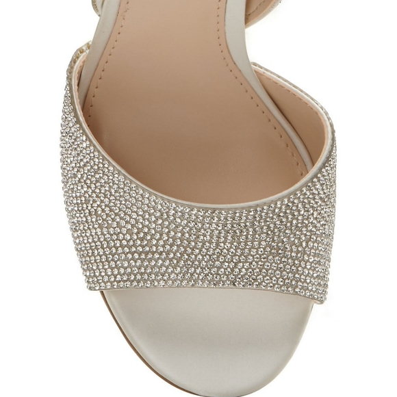 VINCE CAMUTO ALIANDRY - Picture 8 of 10